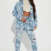 Fashion Nova Coming Up Roses Mom Jeans - Light Blue Wash