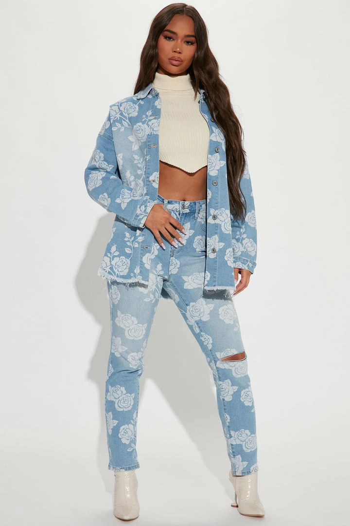 Fashion Nova Coming Up Roses Mom Jeans - Light Blue Wash