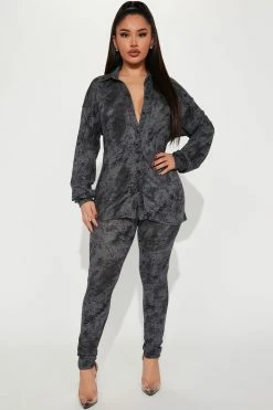 Fashion Nova Chelsea Is Here Legging Set - Black